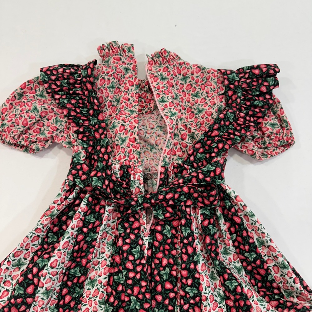 Vintage Strawberry Print Ruffle Dress Girls Toddler Red/Black Floral Cottagecore - Picture 4 of 6